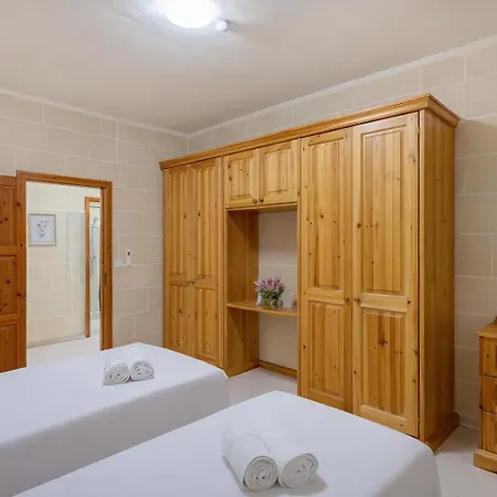 Staytopus Ramla View Court - Gozo 2-bedroom Rustic