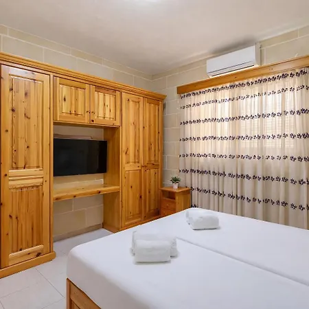 Staytopus Ramla View Court - Gozo 2-bedroom Rustic * Nadur
