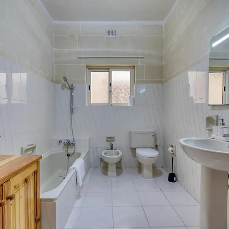 Staytopus Ramla View Court - Gozo 2-bedroom Rustic *