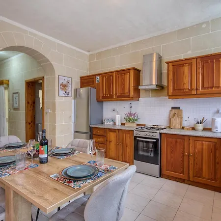 Staytopus Ramla View Court - Gozo 2-bedroom Rustic Lägenhet