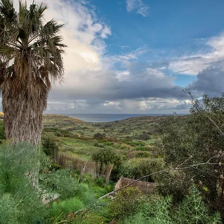 Staytopus Ramla View Court - Gozo 2-bedroom Rustic Lägenhet
